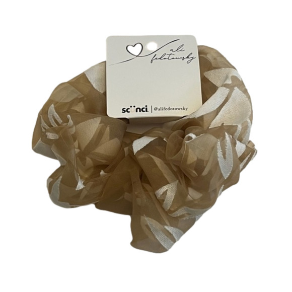 5/$20 Scunci Jumbo Scrunchie - Picture 1 of 3